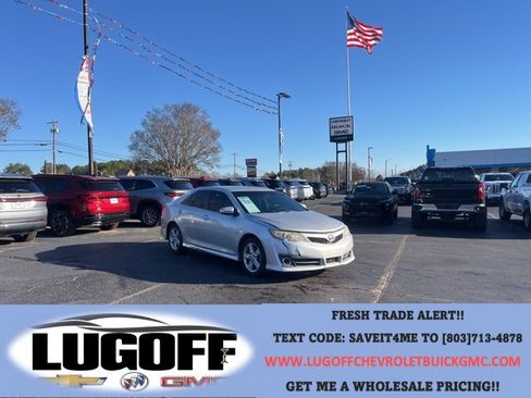 Used 2013 Toyota Camry SE image 1