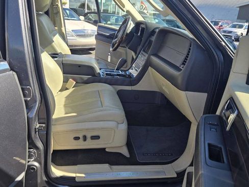 Used 2015 Lincoln Navigator 4WD w/ Equipment Group 101A Reserve image 7