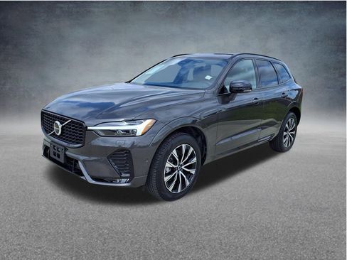 Certified 2025 Volvo XC60 B5 Plus AWD/4WD image 4