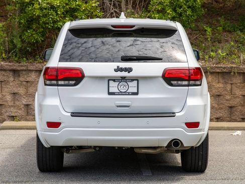 Used 2020 Jeep Grand Cherokee Altitude RWD image 6
