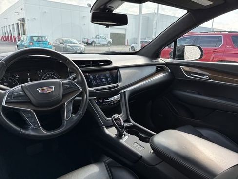 Used 2019 Cadillac XT5 Platinum image 11