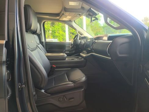 New 2026 Ford Expedition Platinum image 6