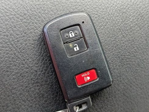 Used 2022 Toyota Tacoma Limited AWD/4WD image 31