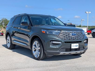Certified 2022 Ford Explorer Platinum w/ Technology Package