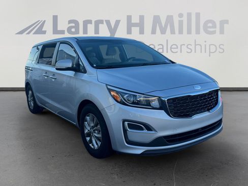 Used 2019 Kia Sedona L image 7
