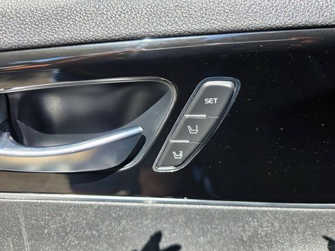 Used 2019 Kia Sorento SX FWD image 11