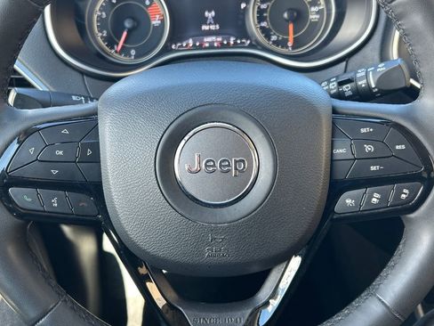 Used 2023 Jeep Cherokee Altitude Lux image 22