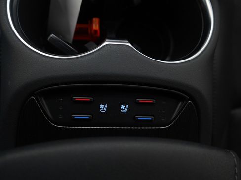 Used 2021 Toyota Venza XLE w/ Softex Package image 25