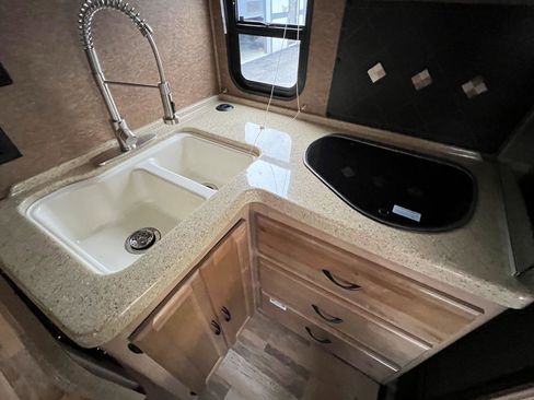 Used 2015 Mercedes-Benz Sprinter 3500 image 24