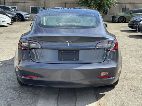 Used 2019 Tesla Model 3 Standard Range Plus image 3