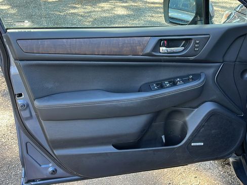 Used 2017 Subaru Outback 2.5i Limited image 11