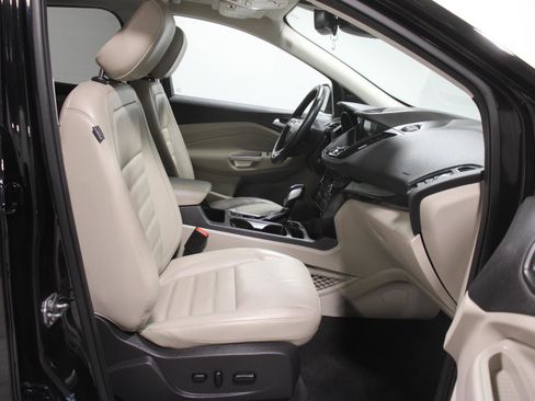 Used 2019 Ford Escape Titanium image 19