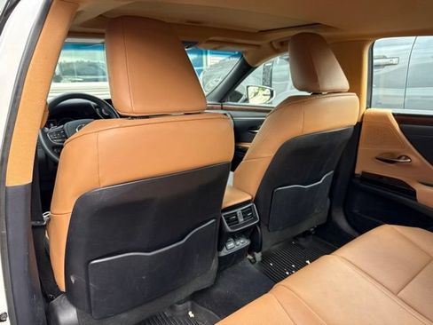 Used 2024 Lexus ES 350 w/ Premium Package FWD image 6