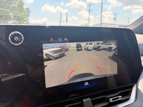 Used 2025 Chevrolet Equinox LT AWD/4WD image 17