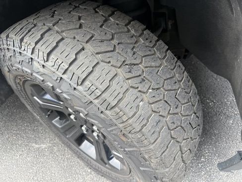 Used 2019 Chevrolet Tahoe LS w/ Enhanced Driver Alert Package AWD/4WD image 7