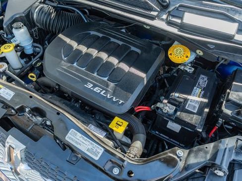 Used 2018 Dodge Grand Caravan SE w/ UConnect Hands-Free Group image 15