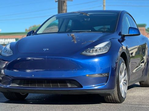 Used 2021 Tesla Model Y Long Range image 8