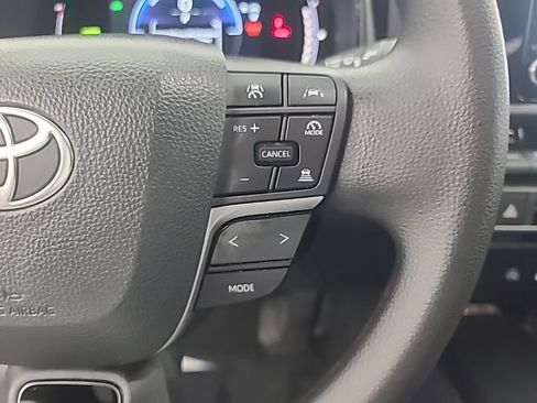 Used 2026 Toyota Camry LE FWD image 31