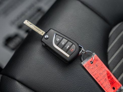 Used 2024 Toyota Camry SE image 40