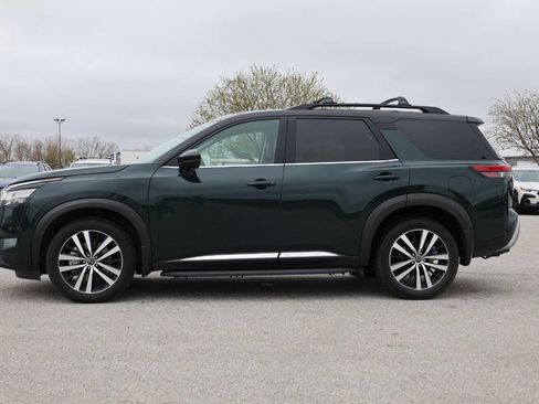 Used 2023 Nissan Pathfinder Platinum image 8