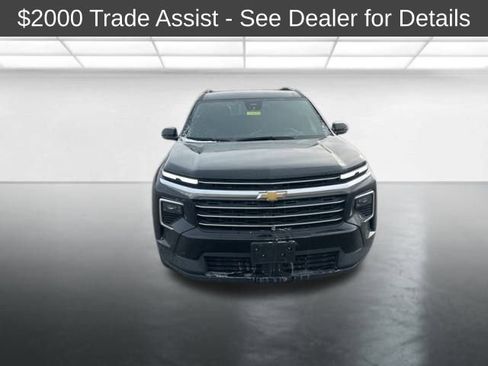 Certified 2025 Chevrolet Traverse LT image 3