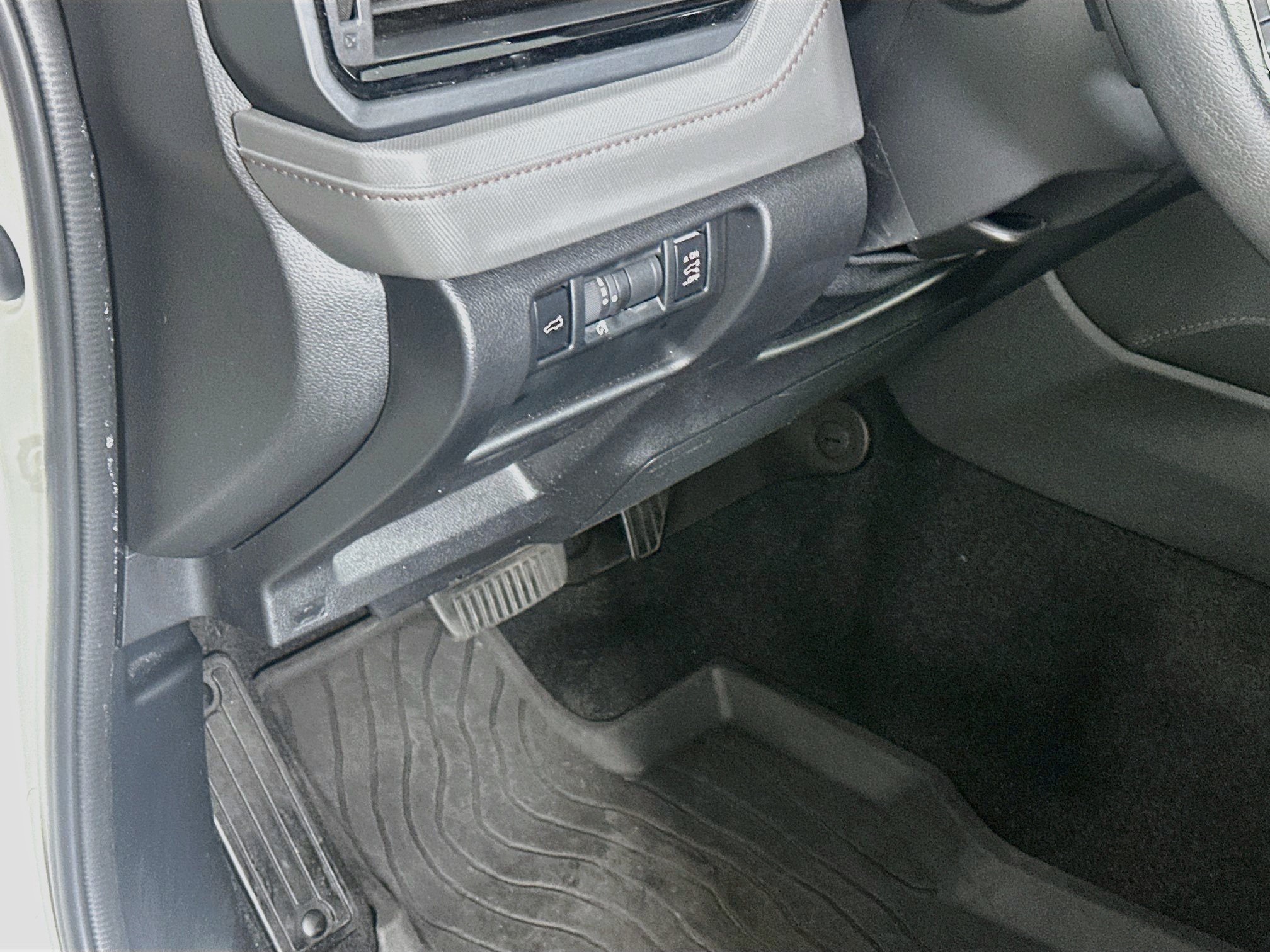 Used 2025 Subaru Forester Sport AWD/4WD image 16
