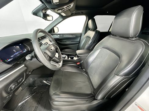 Used 2023 Jeep Grand Cherokee Altitude image 20