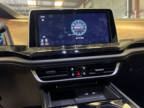 Certified 2024 Volkswagen Atlas SE FWD image 25