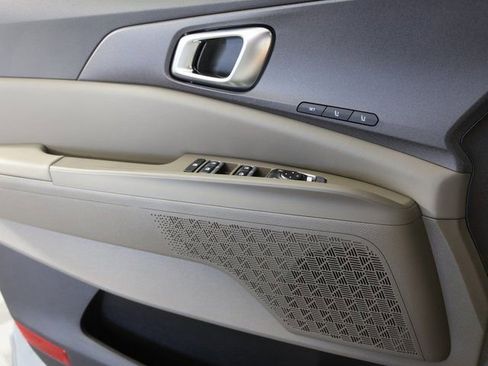 New 2026 Kia Carnival EX image 25