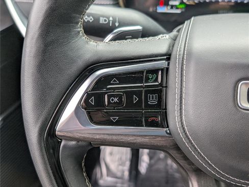 Used 2023 Jeep Grand Cherokee Overland w/ Advanced Protech Group III image 23