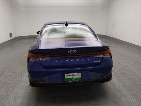 Used 2023 Hyundai Elantra Limited w/ Preferred Accessory Package FWD image 6
