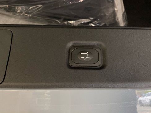 New 2025 Lincoln Navigator L Reserve w/ Jet Appearance Package image 9