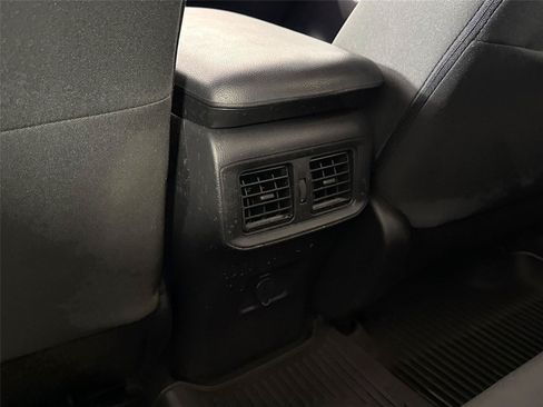Certified 2022 Toyota RAV4 LE FWD image 32