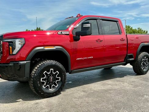 Used 2025 GMC Sierra 2500 AT4X AWD/4WD image 7