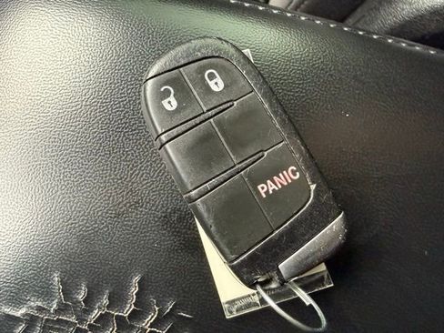 Used 2017 Dodge Journey SXT w/ Premium Group image 16