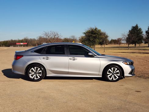 Used 2024 Honda Civic LX image 7