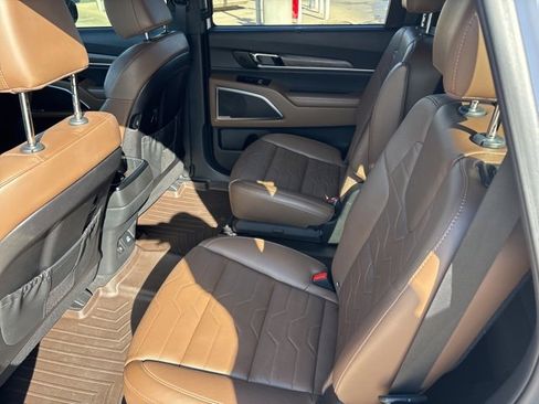 Used 2021 Kia Telluride SX w/ SX Prestige Package image 14
