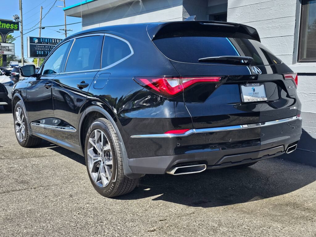 Used 2024 Acura MDX w/ Technology Package AWD/4WD image 3