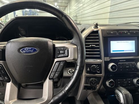 Used 2017 Ford F150 Platinum w/ Equipment Group 701A Luxury image 13