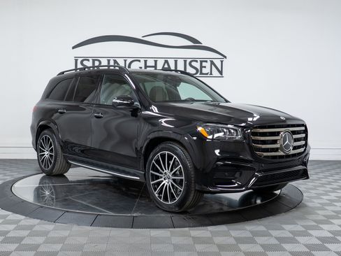 New 2026 Mercedes-Benz GLS 580 4MATIC image 3