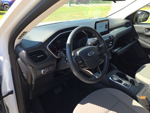 Used 2021 Ford Escape SE w/ Cold Weather Package FWD image 8