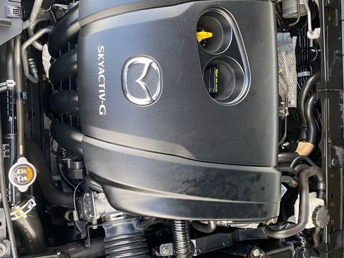Used 2019 MAZDA MAZDA3 Sedan w/ Preferred Package FWD image 10