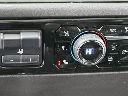 Used 2022 Chevrolet Silverado 1500 ZR2 w/ Technology Package image 24