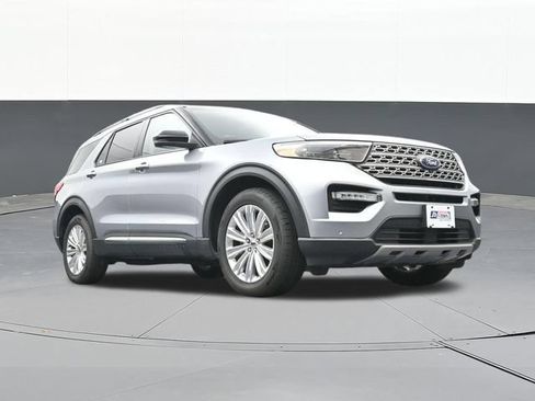 Used 2022 Ford Explorer Limited w/ Equipment Group 301A AWD/4WD image 55