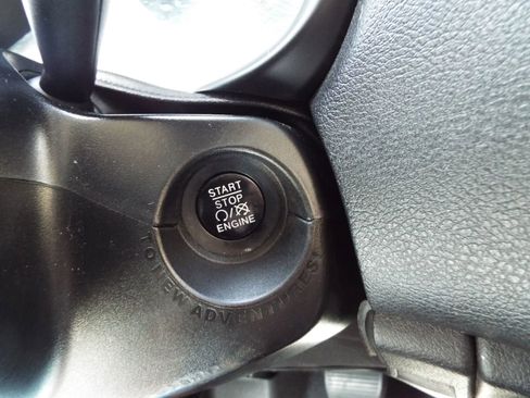 Used 2018 Jeep Renegade Latitude image 13