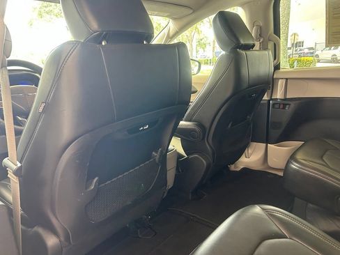 Used 2024 Chrysler Pacifica Touring-L FWD image 33