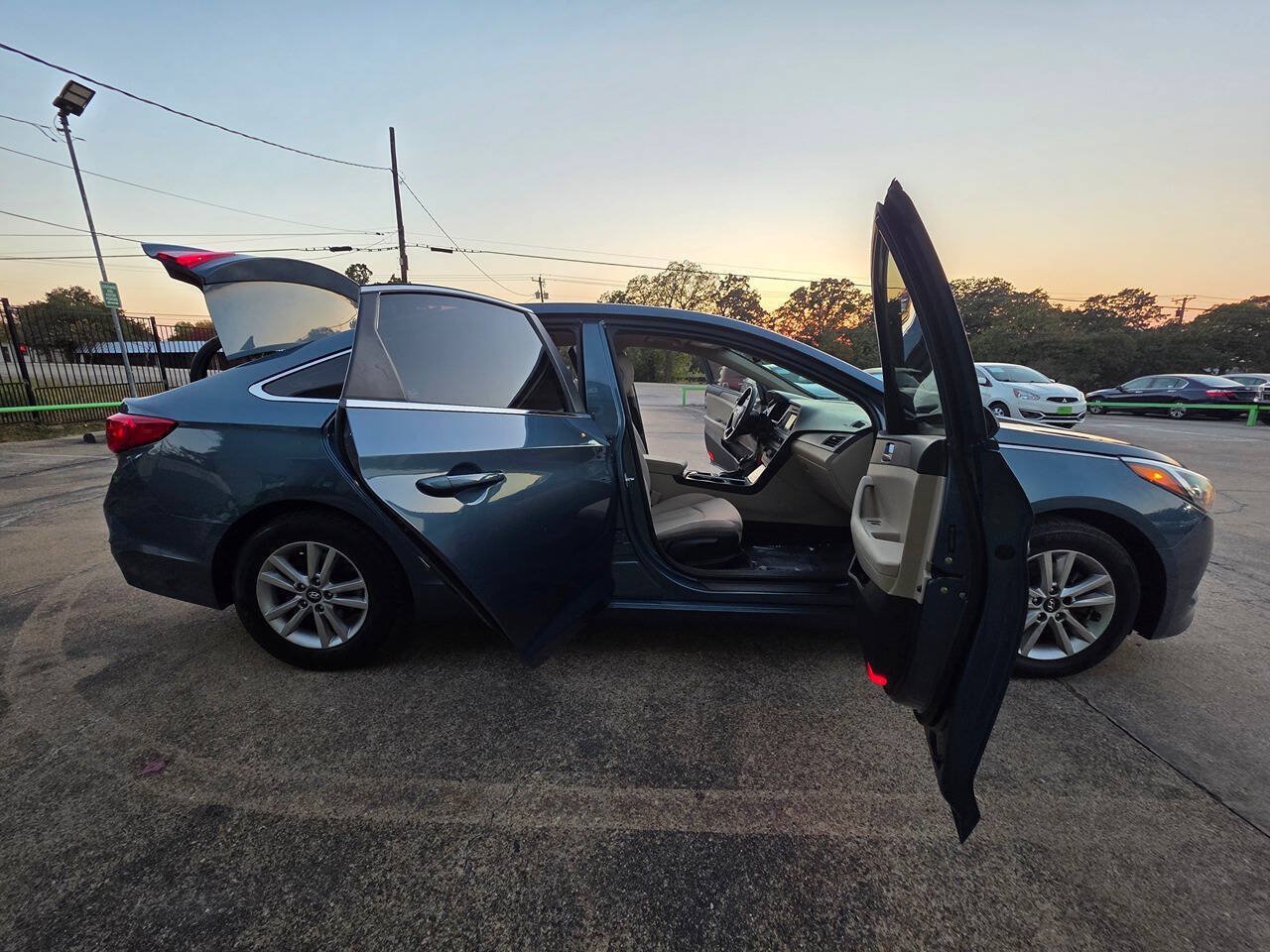 Used 2017 Hyundai Sonata SE FWD image 41