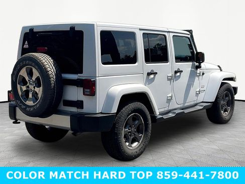 Used 2018 Jeep Wrangler Unlimited Sahara AWD/4WD image 6