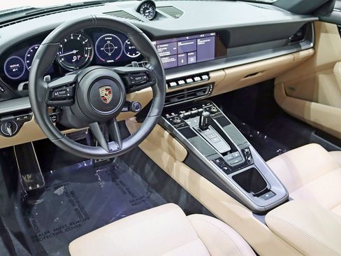 Used 2020 Porsche 911 Carrera S image 18