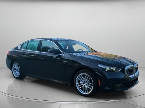 Used 2025 BMW 530i RWD image 36